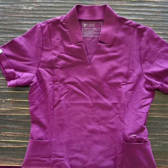 Figs set- Inala Slim Top XS, Women’s Venice Slim Jogger Pants XXS, Deep Purple - Picture 2 of 5